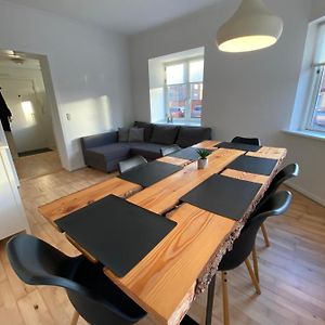 Central Apt With Parking Possibility, Netflix & Near Aarhus Attractions 아파트 Exterior photo