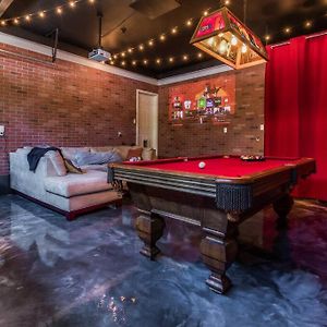 Vnc Bnb King Beds, Pool Table, Fire Pit, Arcade, Xbox 밴쿠버 Exterior photo