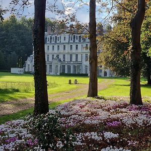 Brestot Les Ecuries Du Chateau De Brumare B&B Exterior photo