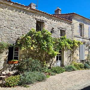 La Maison Du Commandeur 호텔 Maine-de-Boixe Exterior photo