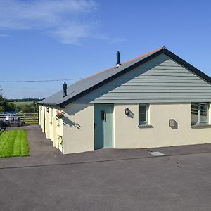 Halwill East Croft Barn 빌라 Exterior photo