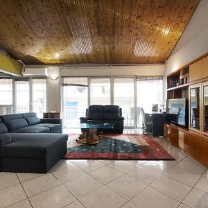 Lovely 150Sqm Maisonette With An Attic In 라리사 Exterior photo