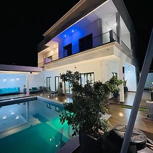 Villa Nayfal 살리 포르투달 Exterior photo