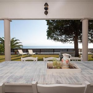 Villa Cortesia Maritima - Seaside & Private 아마린토스 Exterior photo