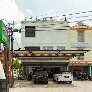Urbanview Hotel Bong Gajah Lampung 반다르 람풍 Exterior photo