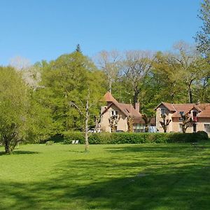 슈브류즈 Gite Dans Un Domaine Historique 빌라 Exterior photo