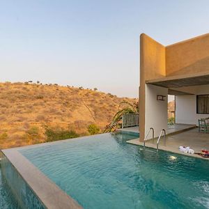 Stayvista'S Sage Scenery - Mountain-View Villa With Infinity Pool & Terrace 우다이푸르 Exterior photo