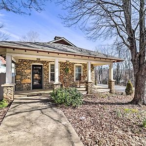 Quaint Home With Porch In Downtown Waynesville! Exterior photo