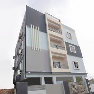 오요 70452 Rk 호스피탈리티 호텔 하이데라바드 Exterior photo