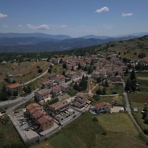 Terranera Vista Panoramica Altopiano Delle Rocche 아파트 Exterior photo