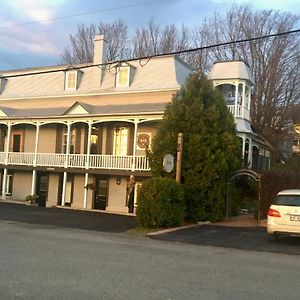 Au Vieux Presbytere De Saint-Leon B&B Exterior photo