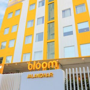 Bloom Hotel - 잘란다르 Exterior photo