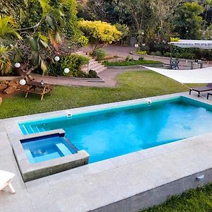 Oceanfront, Private Pool Villa, 2 Bed • Uttanbeach 뭄바이 Exterior photo