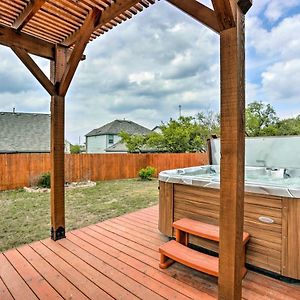 San Antonio Vacation Rental With Hot Tub, Yard! 셀마 Exterior photo