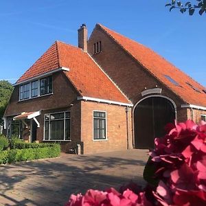 Lekkum Rustig Logeerverblijf Aan De Rand Van De Stad 아파트 Exterior photo