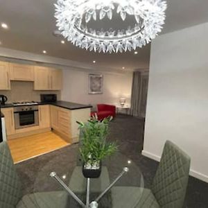 Moda Wigan 2 - Stylish 2 Bed In Central Wigan 아파트 Exterior photo