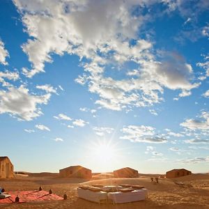 모하미드 Bivouac La Dune Blanche B&B Exterior photo