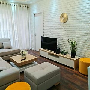 Limoni Luxury Residence Apartment 티라나 Exterior photo