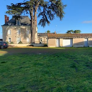 Brion-pres-Thouet Ferme De La Croix B&B Exterior photo