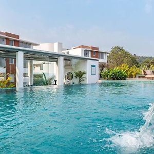 2Bed Stylish Home W Rooftop Pool Nr Candolim Beach Nerul  Exterior photo