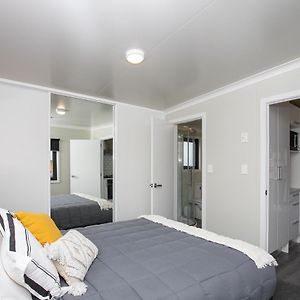 Affordable Modern Accommodation 웨스트포트 Exterior photo