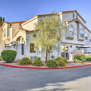 Contemporary Vegas Townhome With Community Pool 라스베이거스 Exterior photo