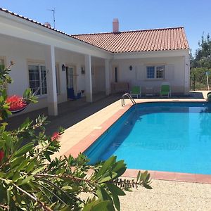 3 Bedrooms Villa With Private Pool Jacuzzi And Wifi At Praia Do Ribatejo Exterior photo