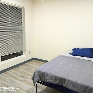 Private Bedroom In Portland Condo Exterior photo