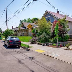 Comfy Family Home, Walkable Neighborhood + Patio! 포틀랜드 Exterior photo