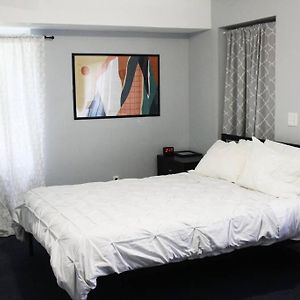 Spacious Cozy 2 Bedroom - Near Ewr/Nyc/Outlet Mall 뉴어크 Exterior photo