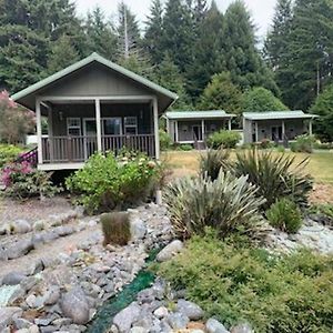 Golden Eagle Vacation Rentals - Honeymoon Suite - Cottage #2 트리니다드 Exterior photo