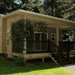 Golden Eagle Vacation Rentals - Forest Haven Suite - Cottage #1 트리니다드 Exterior photo