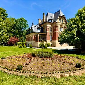 Chateau De Moliens B&B Exterior photo