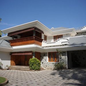 Alite Posh 4 Bhk Villa In Thrissur Town Exterior photo