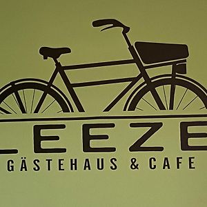 Gaestehaus & Cafe Leeze 호텔 바트두르크하임 Exterior photo