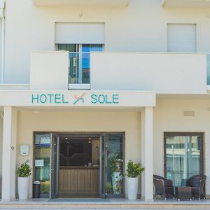 호텔 솔레 소토마리나 Exterior photo