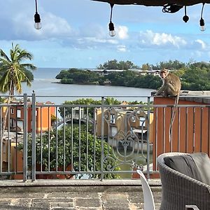 Cozy One Bedroom Apartment In A Secure Complex , Port Chambly Mauritius 테르루즈 Exterior photo