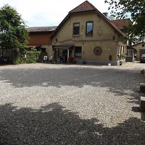 Gaestehaus Hahnenkrug 호텔 Lottorf Exterior photo