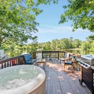 Lakefront Retreat W Hot Tub Grill And Kayaks Mays Landing Exterior photo