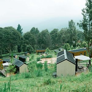 Bobocabin Gunung Mas, Puncak 호텔 Tagalbato Exterior photo