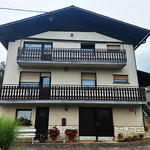 Homestay Zajec 그로수플례 Exterior photo