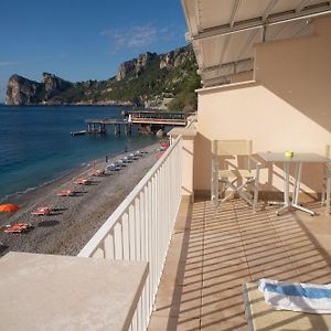 Taverna Del Capitano 호텔 Marina del Cantone Exterior photo