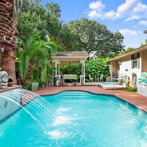 Backyard Bliss W Private Pool Unique Family Home 오스틴 Exterior photo