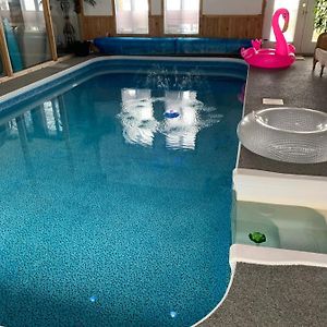 Q Estate Guest Suite Heated Indoor Pool 웨스트포트 Exterior photo