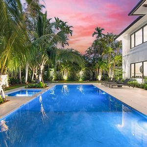 Villa In Coral Gables With Pool Jacuzzi Game Room 마이애미 Exterior photo