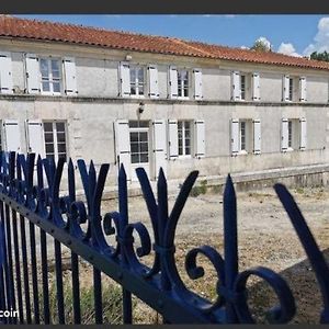 Mortiers Chambre D'Hotes Dans Maison Charentaise B&B Exterior photo