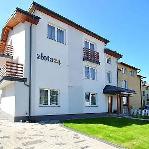 Zlota 24 호텔 카르비아 Exterior photo