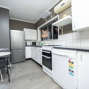 Large Room In Shared Apartment U4L 브리즈번 Exterior photo