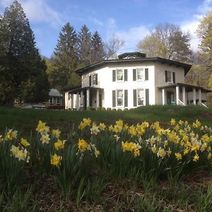 Black Sheep Inn And Spa 해먼즈포트 Exterior photo