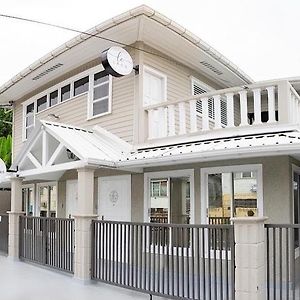 Lace Bed & Breakfast 조지타운 Exterior photo